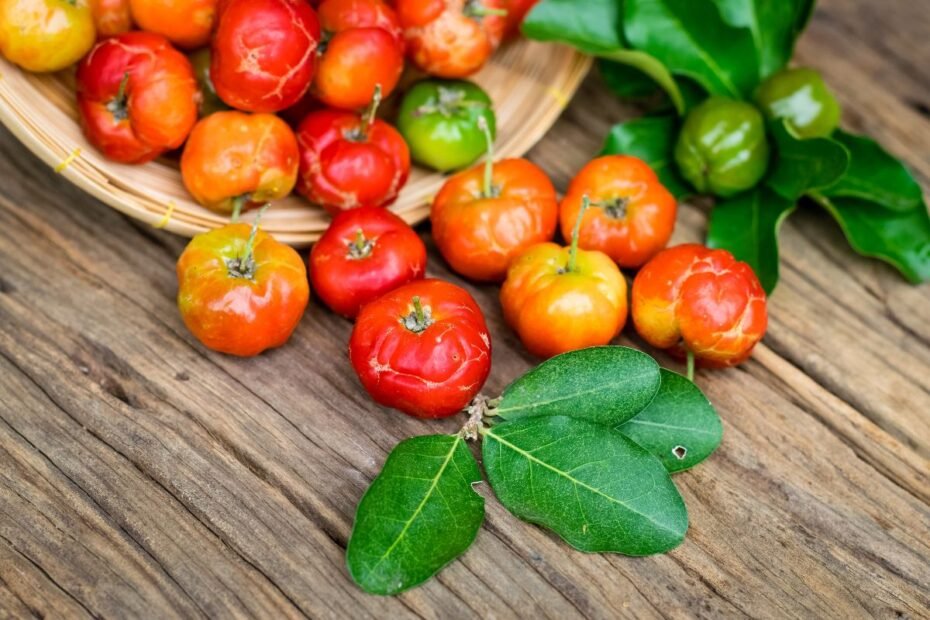 Acerola vitaminas C: tropinis supervaisius, kuriantis revoliuciją vitaminų pasaulyje
